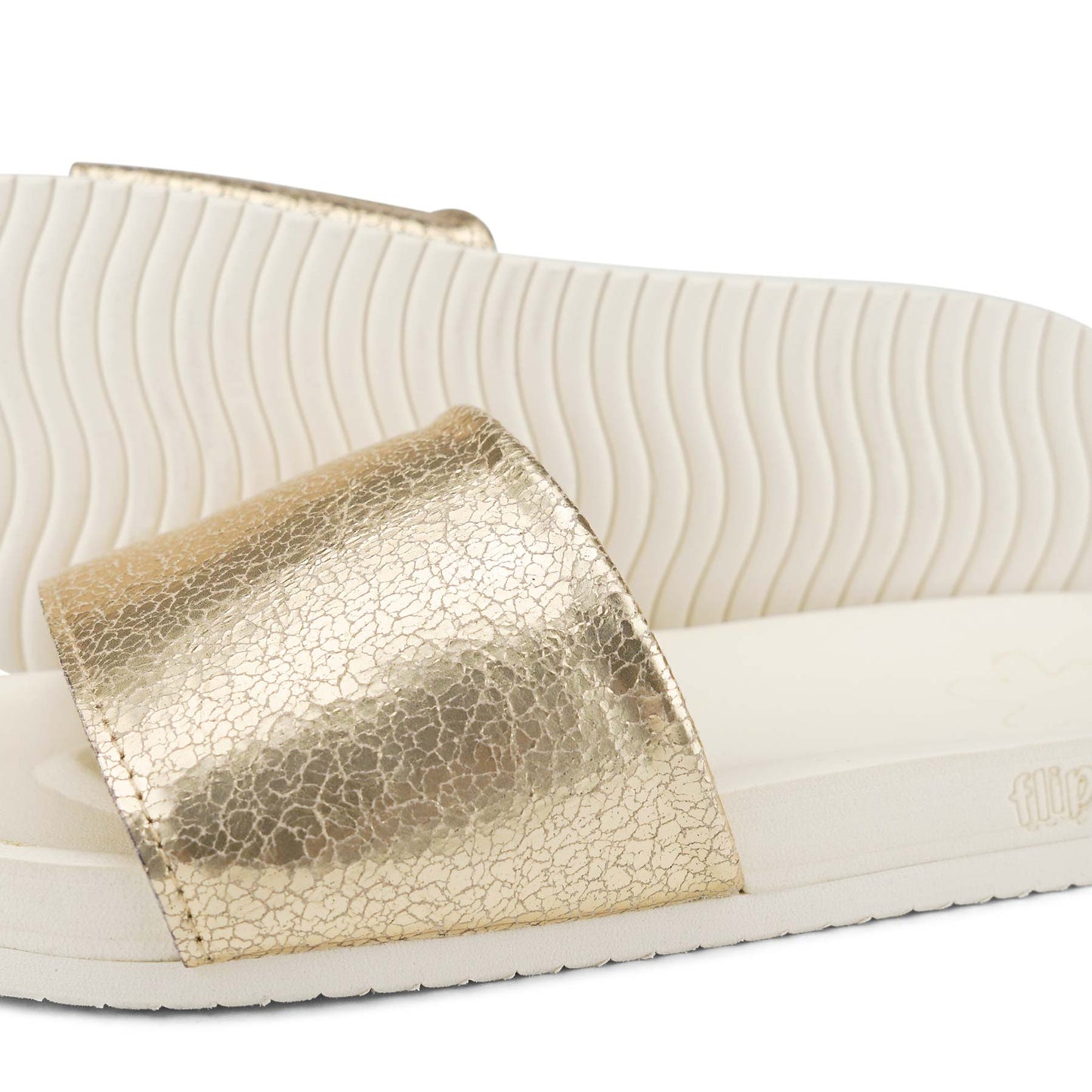 life style | pool metallic cracked