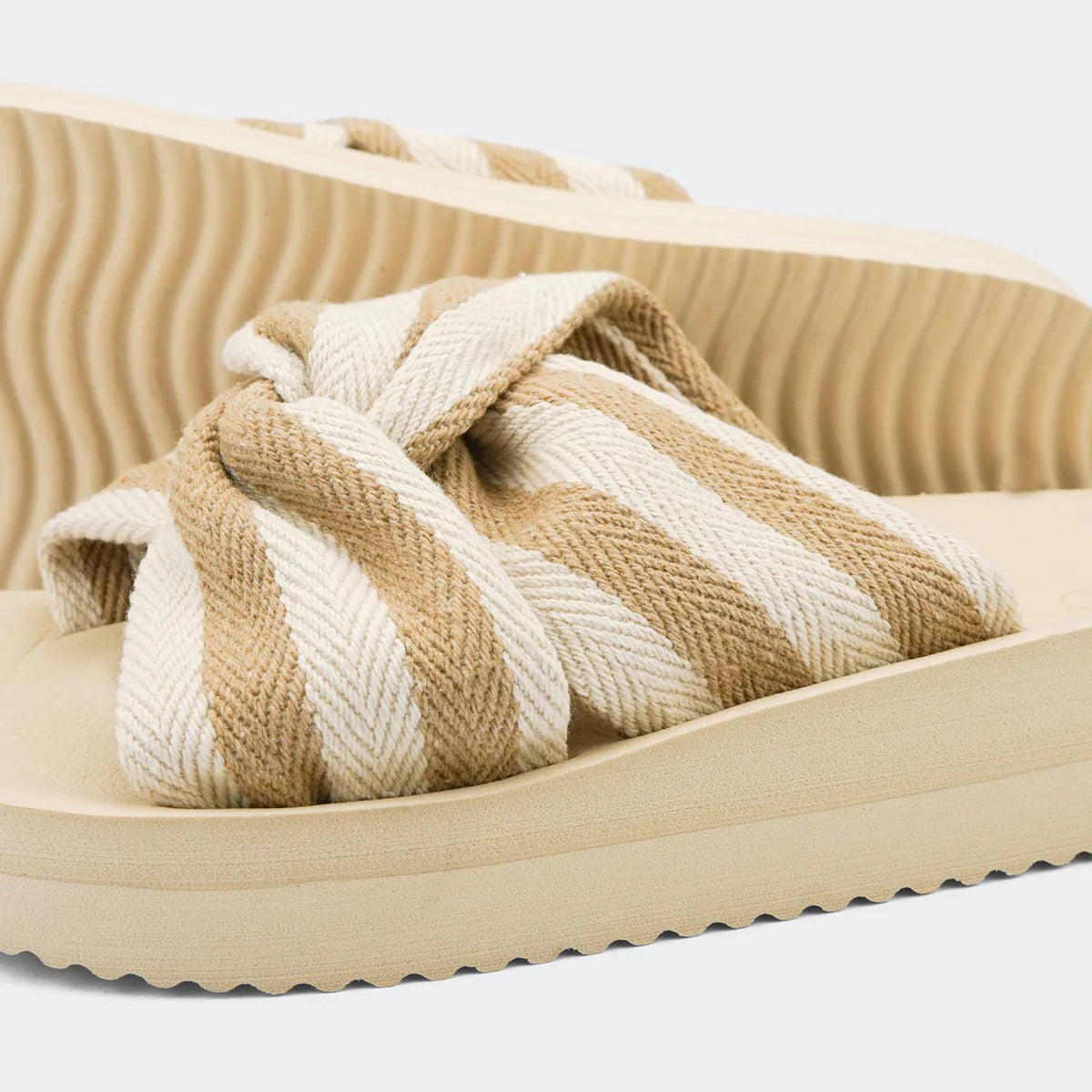 life style | wedgy*twist