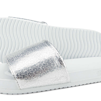 life style | pool metallic cracked
